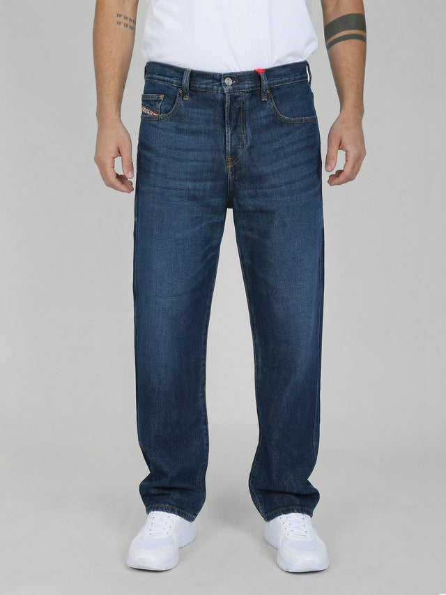 Diesel - Straight Fit Jeans - 2020 D-Viker 09C03