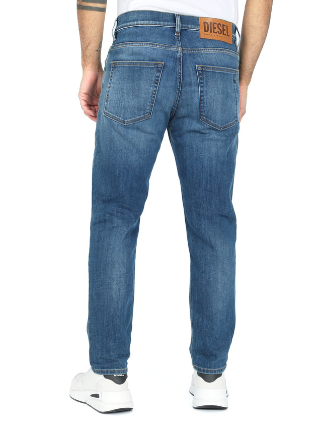 Diesel - Tapered Fit Jeans - D-Fining 09A80