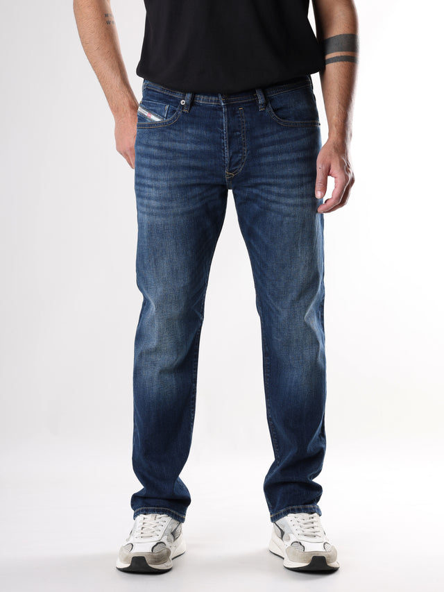 Diesel - Tapered Fit Jeans - Buster-X RB065