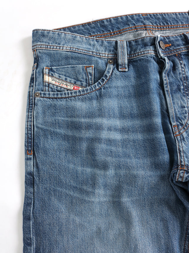 Diesel - Straight Fit Jeans - MARKEE R68DX