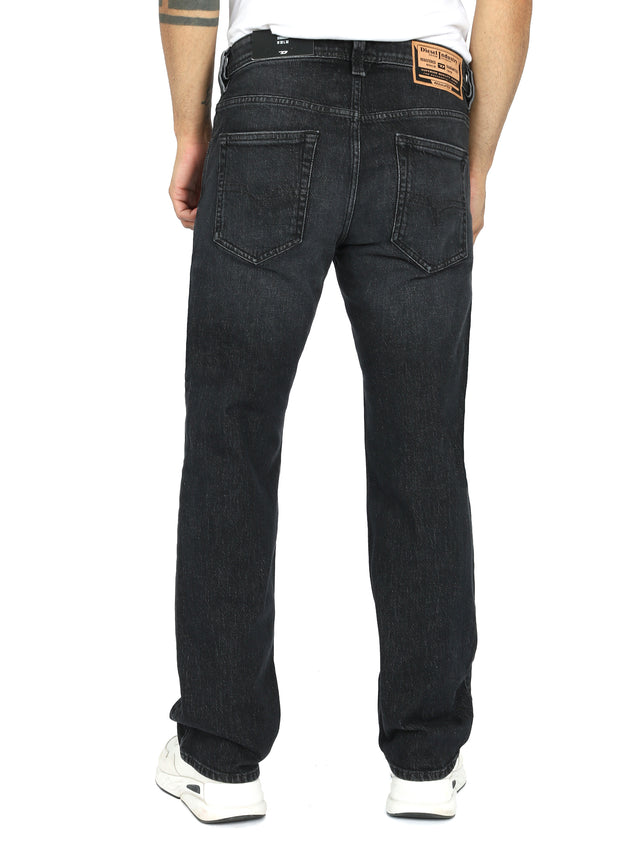 Diesel - Straight Fit Jeans - MARKEE R9H20