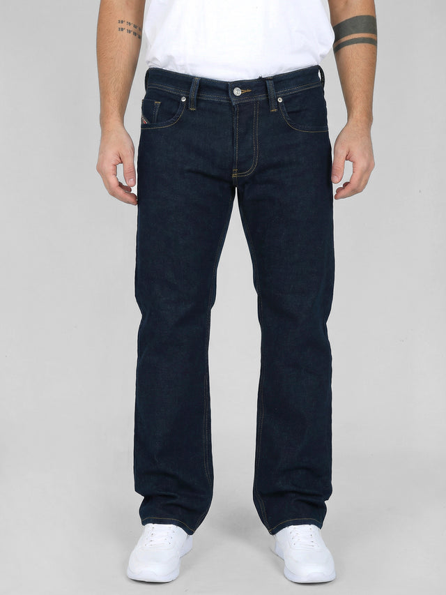 Diesel - Straight Fit Jeans - MARKEE RE019