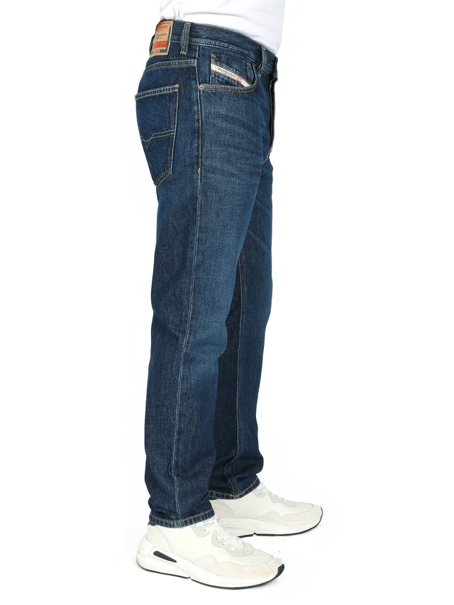 Diesel - Straight Fit Jeans - 1995 D-SARK 09C03