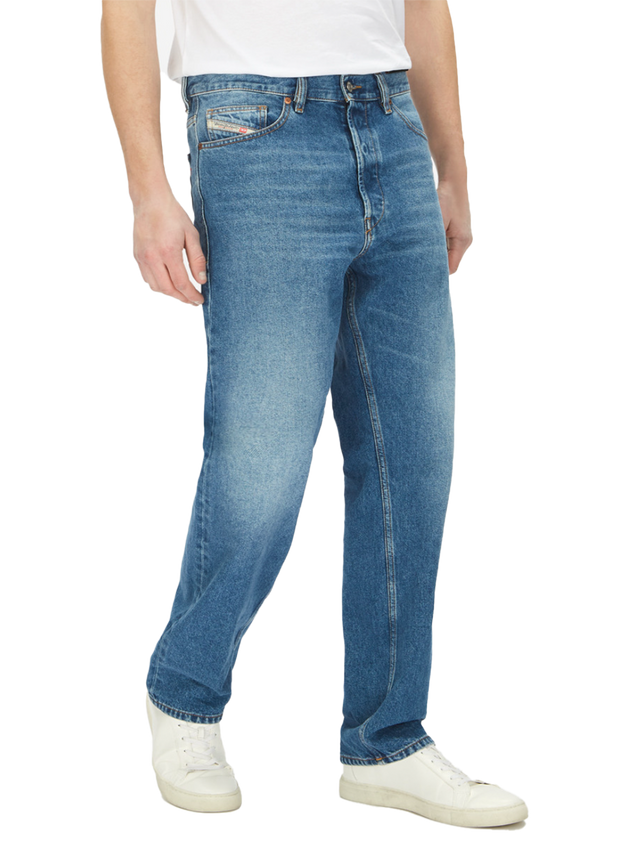 Diesel - Straight Fit Jeans - D-Macs 009MG