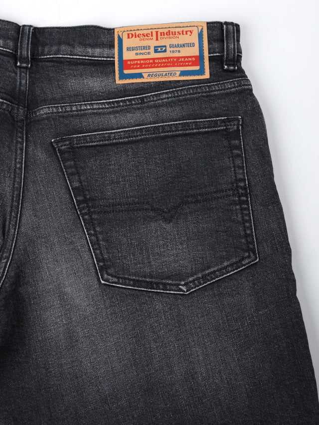 Diesel - Tapered Fit Jeans - 2023 D-FINITIVE