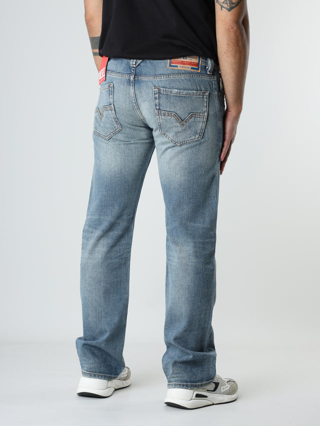 Diesel - Straight Fit Jeans - 1985 LARKEE