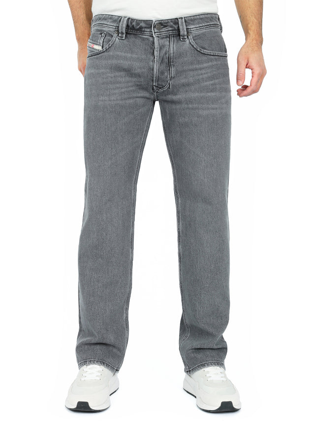 Diesel - Straight Fit Jeans - 1985 Larkee 09F83