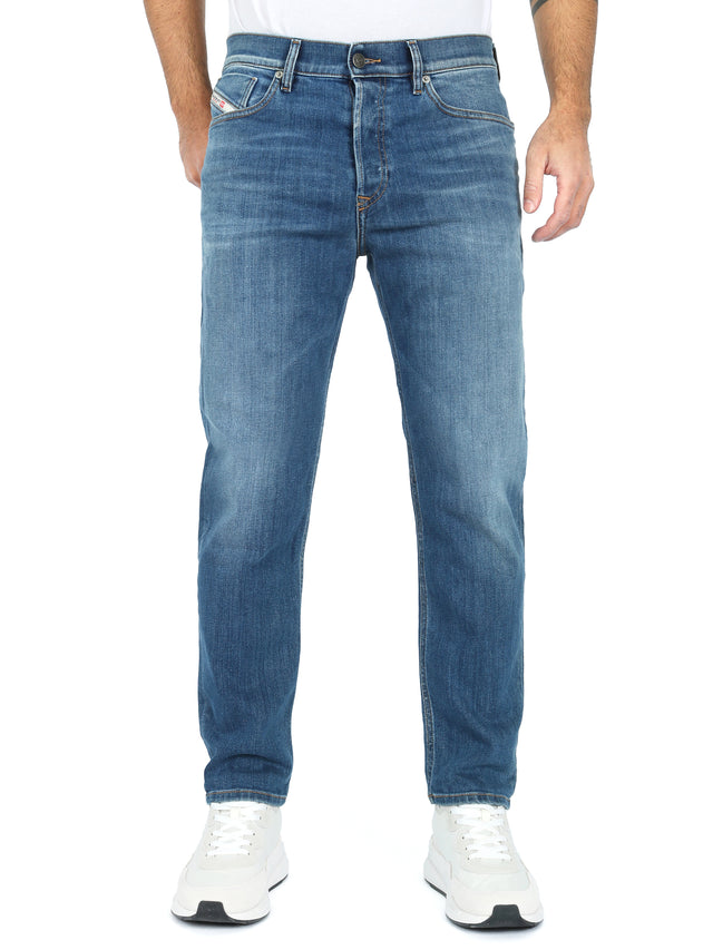Diesel - Tapered Fit Jeans - D-Fining 09A80