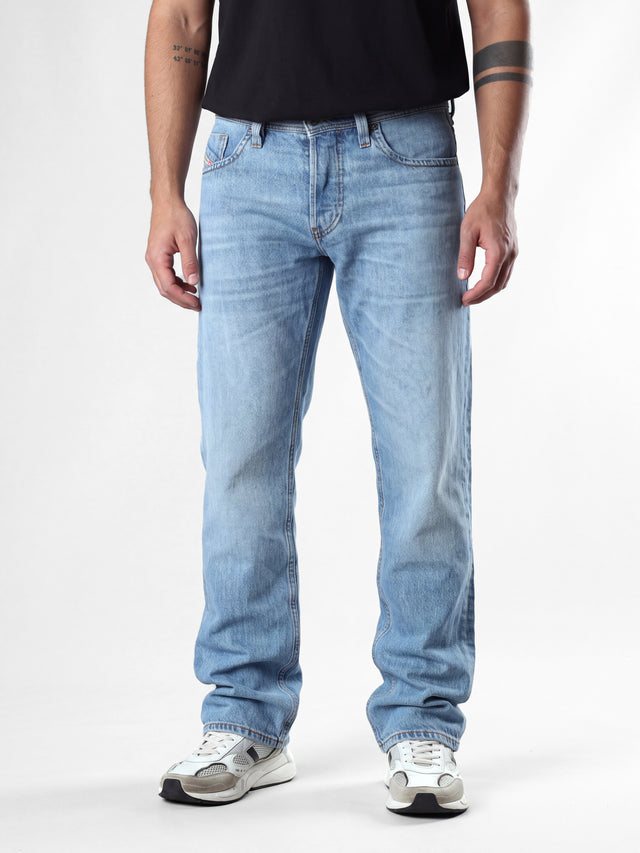 Diesel - Straight Fit Jeans - MARKEE R68DJ