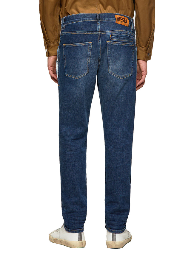 Diesel - Tapered Fit Jeans - D-Fining-Chino 009MI