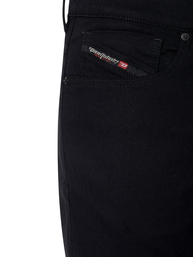 Diesel - Tapered Fit Jeans - D-Fining 069YP