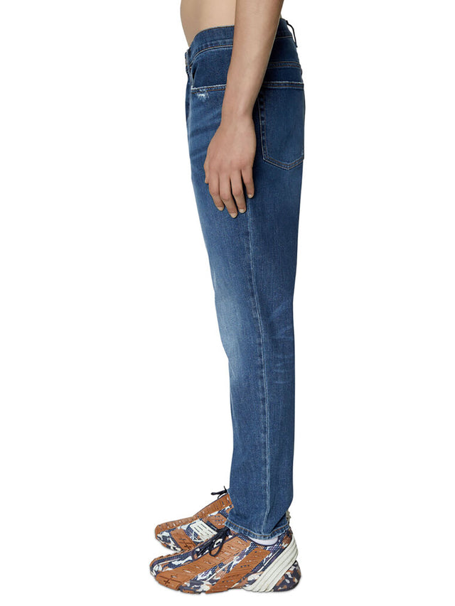 Diesel - Tapered Fit Jeans - D-Fining 09E07