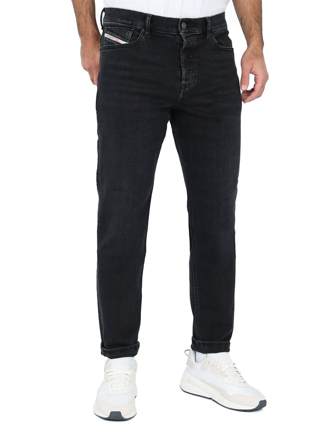 Diesel - Tapered Fit Jeans - D-Fining R9G61