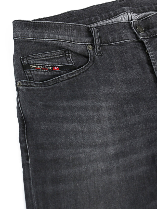 Diesel - Straight Fit Jeans - D-Mihtry 069SU