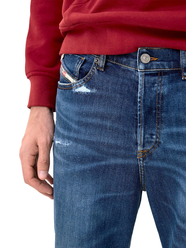 Diesel - Tapered Fit Jeans - D-Fining 09E07