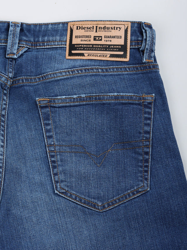 Diesel - Straight Fit Jeans - MARKEE