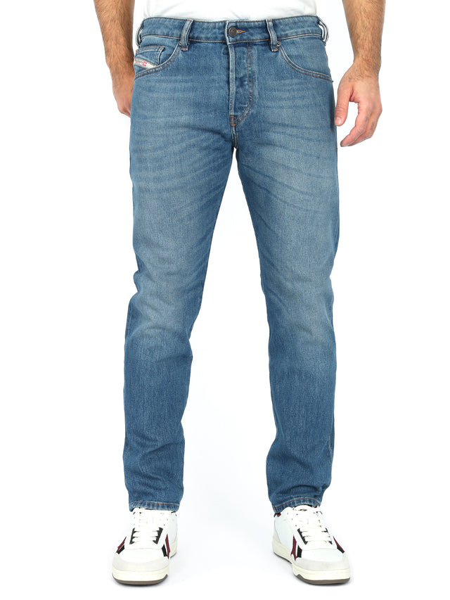 Diesel - Tapered Fit Jeans - D-Yennox 09G83