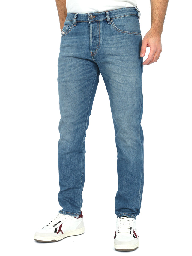 Diesel - Tapered Fit Jeans - D-Yennox 09G83