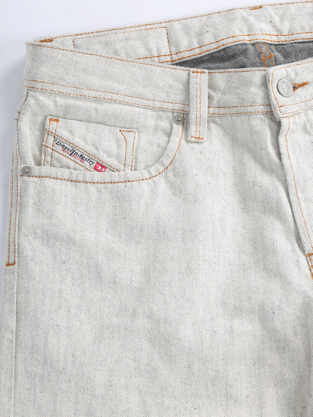 Diesel - Straight Fit Jeans - MARKEE
