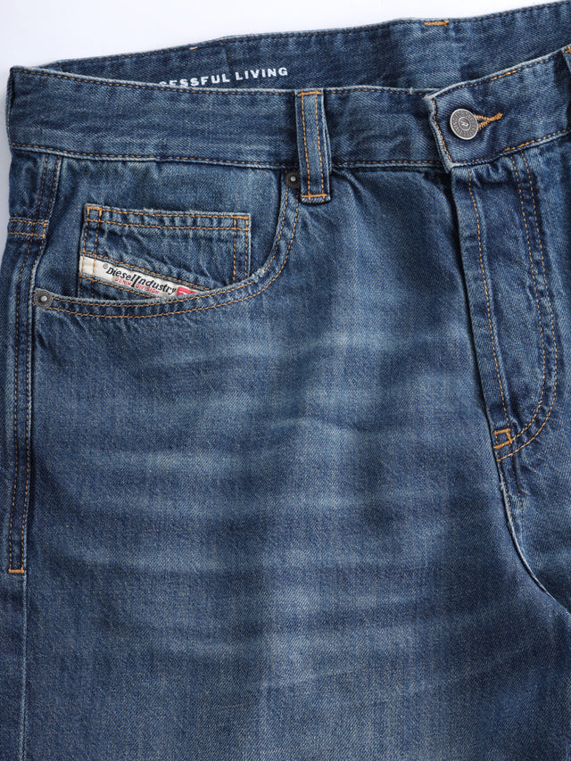 Diesel - Relaxed Fit Jeans - 2001 D-MACRO