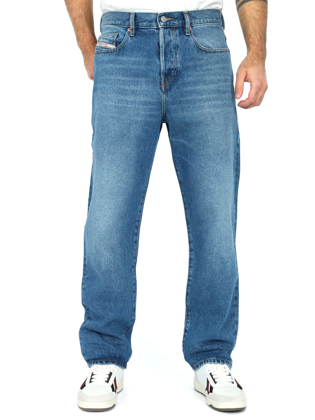 Diesel - Straight Fit Jeans - D-Viker 009MG