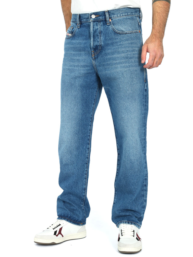 Diesel - Straight Fit Jeans - D-Viker 009MG