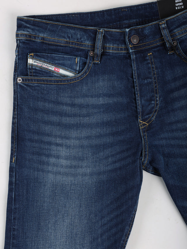Diesel - Tapered Fit Jeans - Buster-X RB065