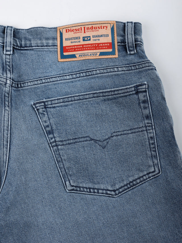 Diesel - Tapered Fit Jeans - 2023 D-FINITIVE