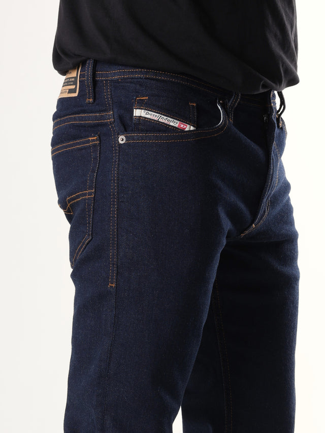 Diesel - Slim Fit Jeans - THOMMER-R