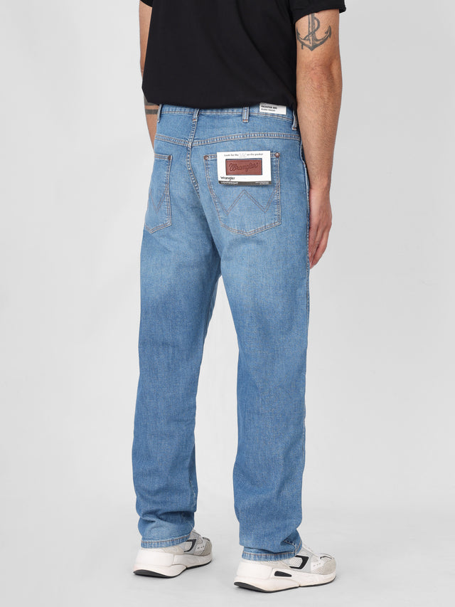 Wrangler - Relaxed Fit Jeans - FRONTIER COASTAL BREEZE