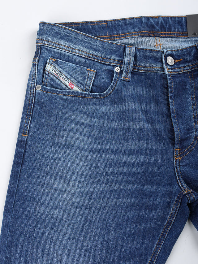 Diesel - Straight Fit Jeans - MARKEE