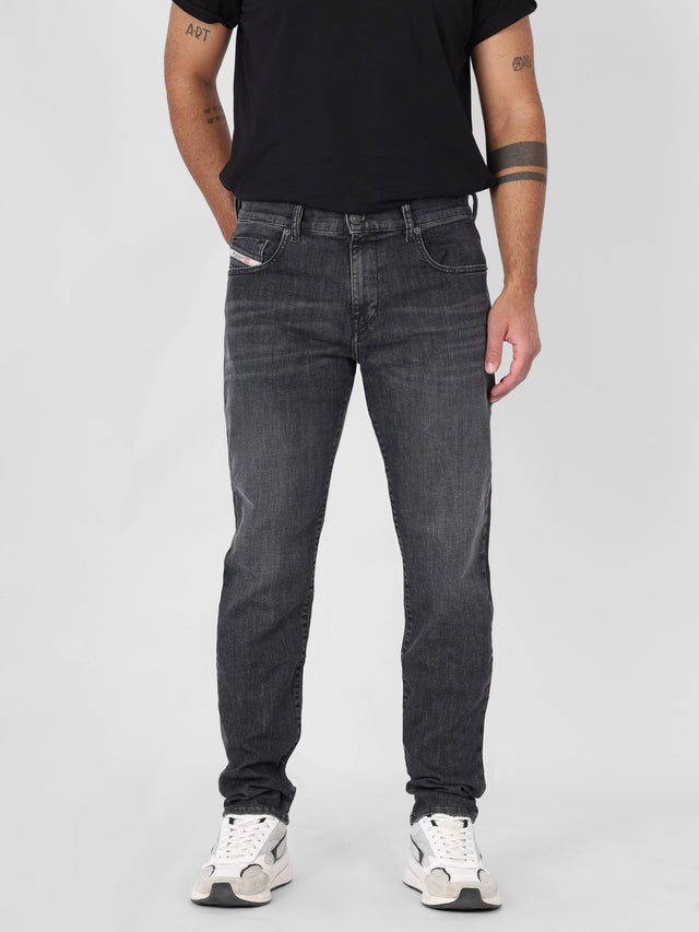 Diesel - Slim Fit JoggJeans - D-Strukt 09D52