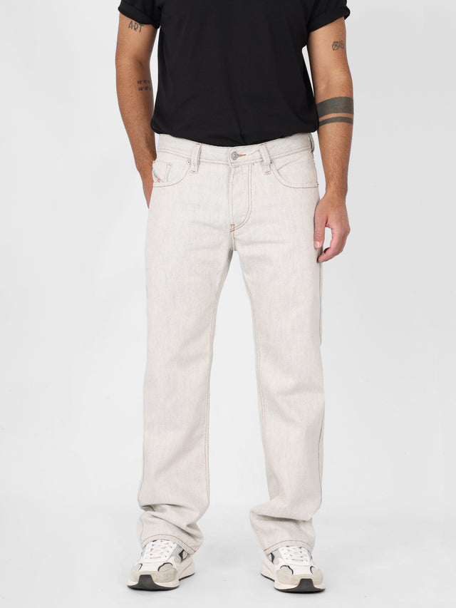 Diesel - Straight Fit Jeans - MARKEE
