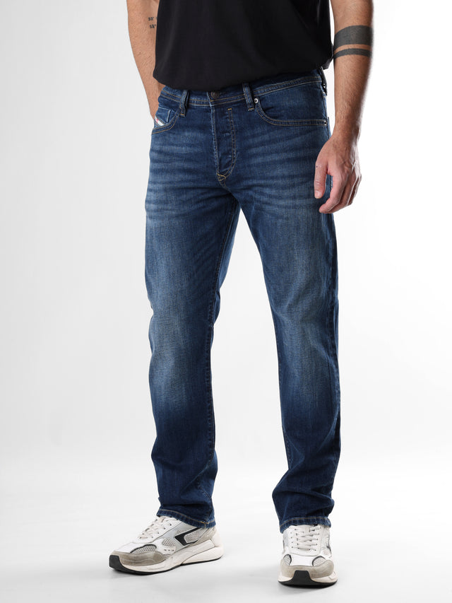 Diesel - Tapered Fit Jeans - Buster-X RB065