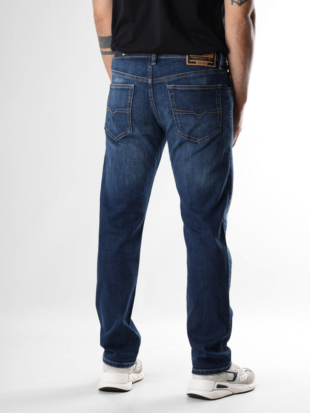 Diesel - Tapered Fit Jeans - Buster-X RB065