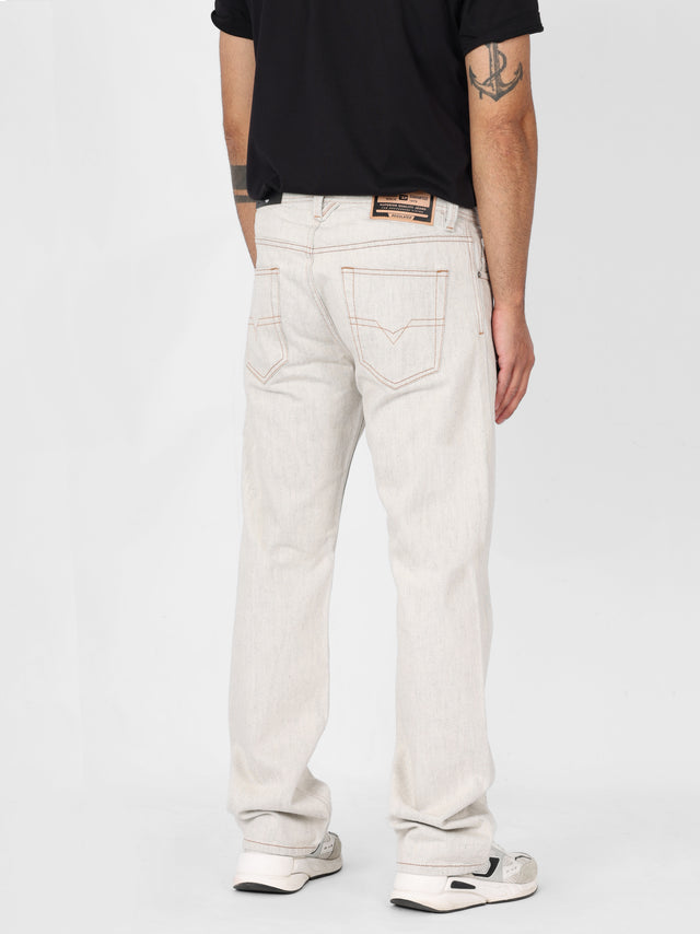 Diesel - Straight Fit Jeans - MARKEE