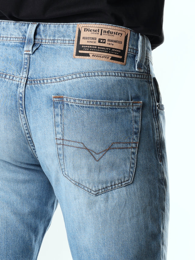 Diesel - Straight Fit Jeans - MARKEE R68DJ