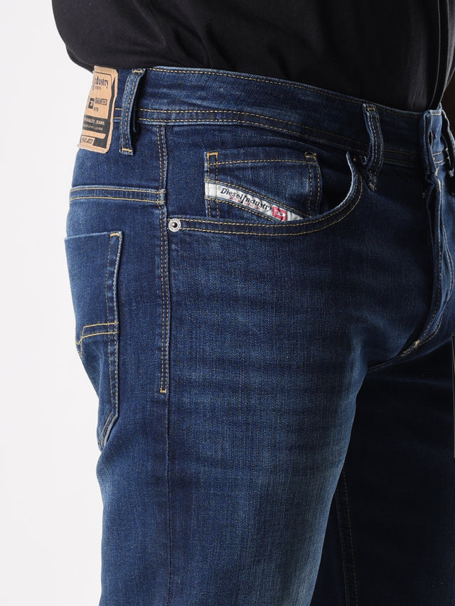 Diesel - Straight Fit Jeans - SAFADO-X RB065