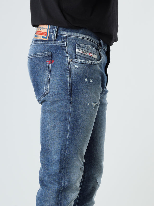 Diesel - Slim Fit Jeans - 2019 D-STRUKT
