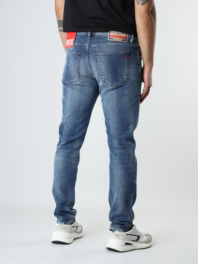 Diesel - Slim Fit Jeans - 2019 D-STRUKT