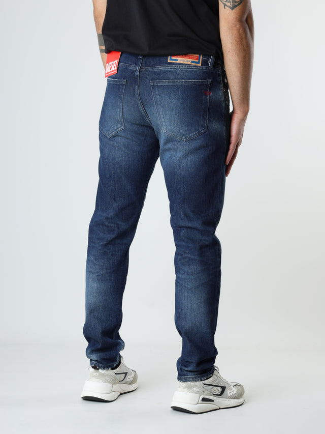 Diesel - Slim Fit Jeans - 2019 D-STRUKT
