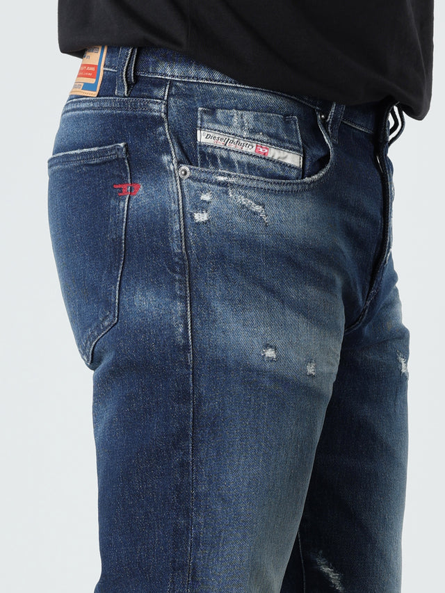 Diesel - Slim Fit Jeans - 2019 D-STRUKT