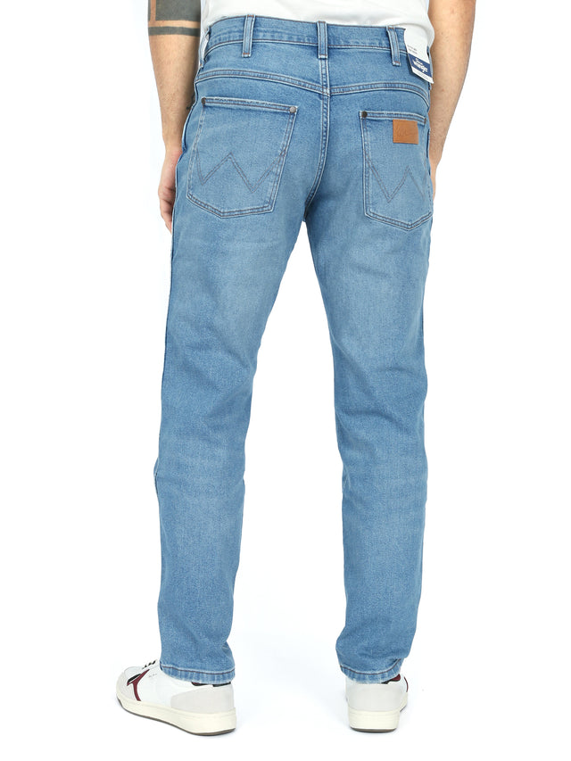 Wrangler - Tapered Fit Jeans - River Cool Twist