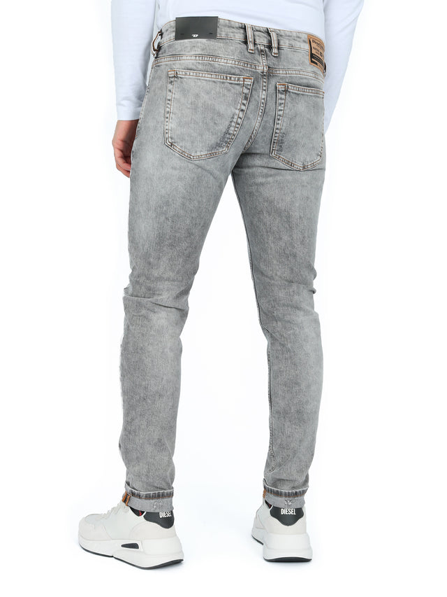 Diesel - Skinny Fit Jeans - 1979 Sleenker R86AT