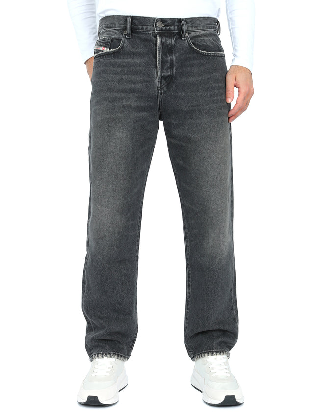 Diesel - Straight Fit Jeans - 2020 D-Viker 007K8