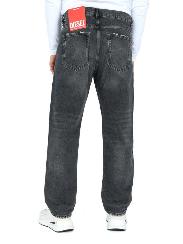 Diesel - Straight Fit Jeans - 2020 D-Viker 007K8