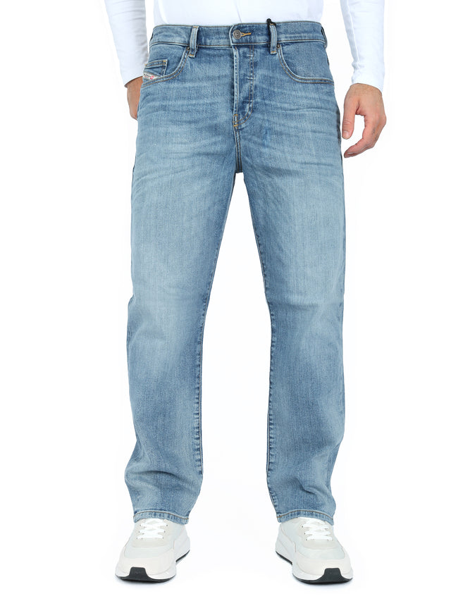 Diesel - Straight Fit Jeans - 2020 D-Viker RM046