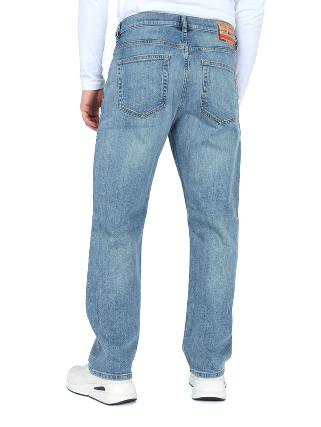 Diesel - Straight Fit Jeans - 2020 D-Viker RM046