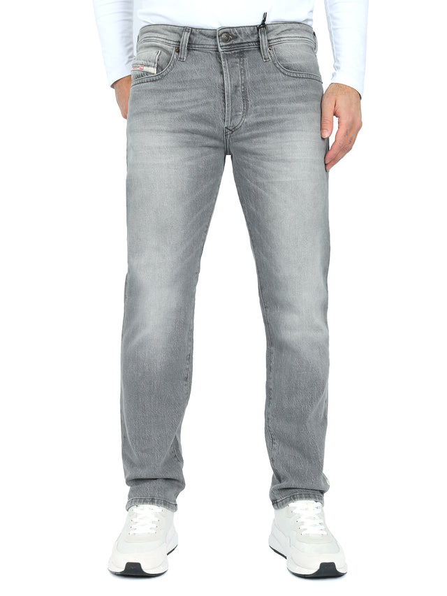 Diesel - Tapered Fit Jeans - Buster-X RGDAP