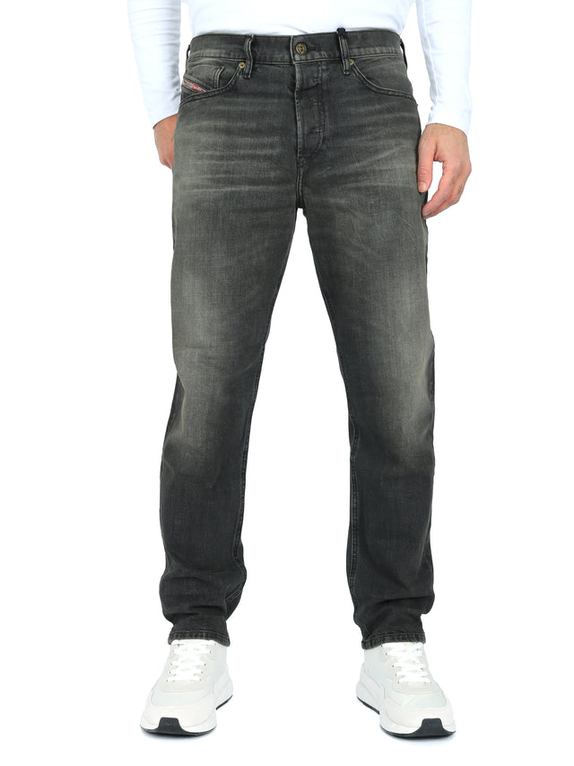 Diesel - Tapered Fit Jeans - D-Fining 09A73